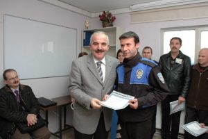 Başarılı polisler &ouml;d&uuml;llendirildi