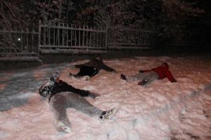 Ankara'da kar &ccedil;ocuklara yaradı