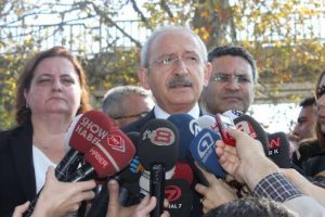 Kılı&ccedil;daroğlu iktisat&ccedil;ılarla buluştu
