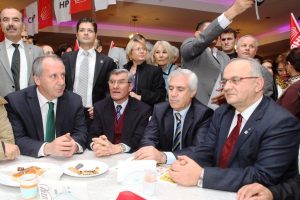 Bozbey'den demokrasi vurgusu