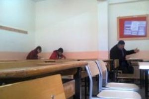 62 yaşında ehliyet sınavında ter d&ouml;kt&uuml;