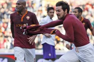 Roma, Fiorentina'yı &uuml;zd&uuml;