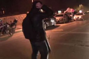 Başbakan'ı takip eden gazeteciler b&uuml;y&uuml;k tehlike atlattı