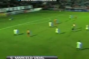 Orta sahadan muhteşem gol