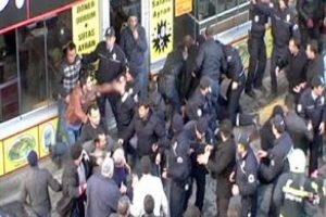İtfaiyeciler ile polis kavga etti