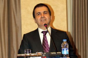 Bakan &Ccedil;elik toplantıya dolmuşla gitti
