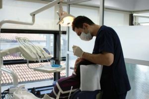 Avrupalı'nın dişleri T&uuml;rk doktorlara emanet