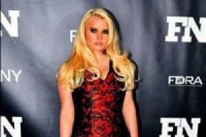 Jessica forma girdi...