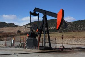 G&uuml;nde 10 bin varil petrol &uuml;ertiyoruz!