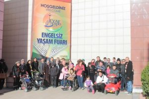 Yenişehir Kent Konseyi Engelli Meclisi 'Engelsiz Yaşam Fuarı'nı ziyaret etti
