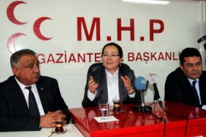 Ruhsar Demirel'den h&uuml;k&uuml;met ve Başbakan'a eleştiri