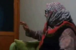80'lik ninenin teknolojiyle imtihanı