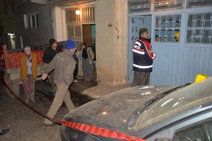 Otomobilini vermeyen dedesini boğarak &ouml;ld&uuml;rd&uuml;