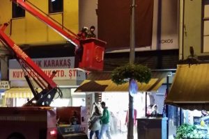 Gemlik'te mini eteğe zabıta sans&uuml;r&uuml;