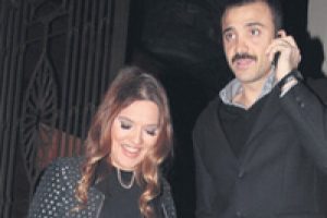 Karnı burnunda eğlencede