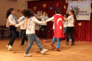 &Ouml;ğrencilerden insan hakları etkinliği