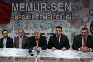 Gen&ccedil; Memur-Sen &uuml;yeleri d&uuml;nya barışı i&ccedil;in haykırdı