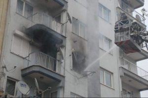 Apartmanda korkutan yangın
