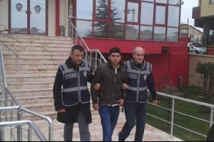 Ablasına boşanma davası a&ccedil;an eniştesini vurdu