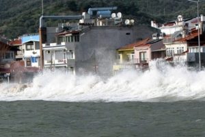 Kuzey Ege'de şiddetli fırtına