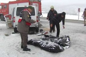Karın ilk bilan&ccedil;osu: 3 &ouml;l&uuml;