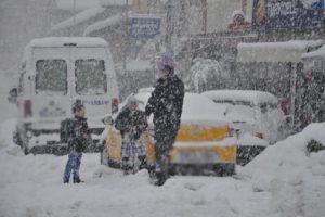 Bursa'da 123 k&ouml;y yolu ulaşıma kapandı
