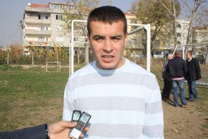 İsmail G&uuml;ld&uuml;ren'den anlamlı &ccedil;ağrı!
