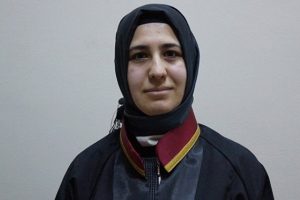Baş&ouml;rt&uuml;l&uuml; girince duruşma ertelendi