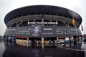 Arena'nın &uuml;st&uuml; kapanıyor mu ?
