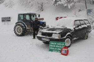Kar geldi zincirciler sezonu a&ccedil;tı