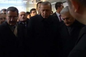 İncelemelerini s&uuml;rd&uuml;rd&uuml;