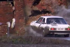 Ralli otomobili evi yıktı