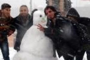 Turistlerin kar keyfi