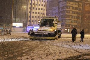 İstanbul'da kar yağışı s&uuml;r&uuml;yor