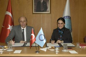 Dilek'ten Bursa Devlet Tiyatrosu'na bilimsel destek