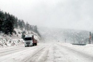Ulaşıma kar darbesi