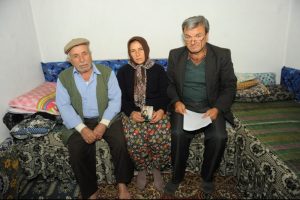 G&uuml;ler misin, Ağlar mısın?