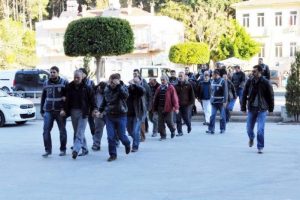 Silah ka&ccedil;ak&ccedil;ılarına darbe