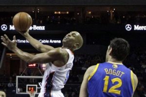 Warriors, Curry ile kazandı