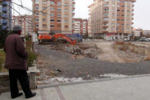 Z&uuml;mr&uuml;t Apartmanı'nın yenisi yapılıyor