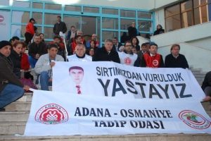 Doktorlardan oturma eylemi