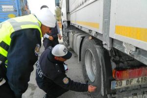 Polislerden sıkı denetim