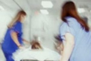 Bedava dağıtılan meyve suyundan i&ccedil;en 56 &ouml;ğrenci zehirlendi
