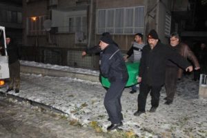 75 yaşındaki kadın evinde &ouml;l&uuml; bulundu