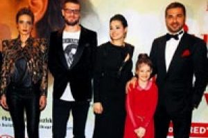 Gala değil konferans gibi!'