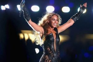 Beyonce yeni alb&uuml;m&uuml;n&uuml; satışa &ccedil;ıkardı