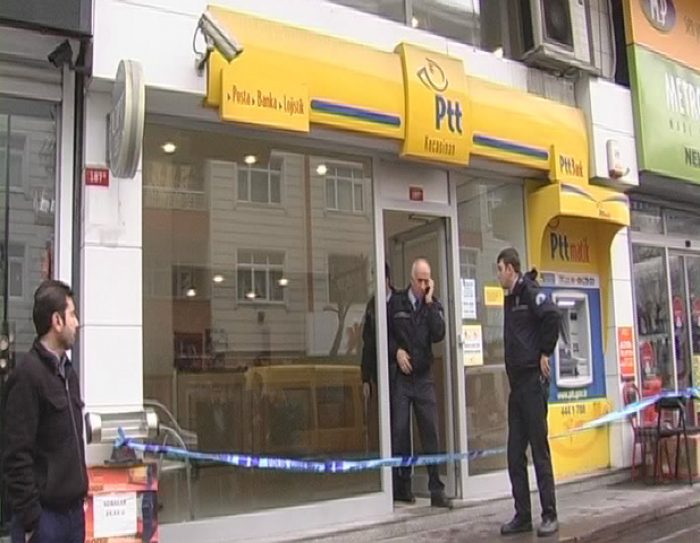 Tinerle PTT şubesini soydu