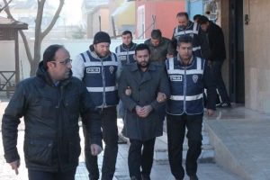 "Benim anam ağlayacağına seninki ağlasın"
