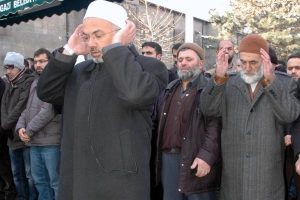 Molla i&ccedil;in gıyabi cenaze namazı