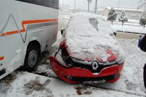 Faciaya kıl payı
